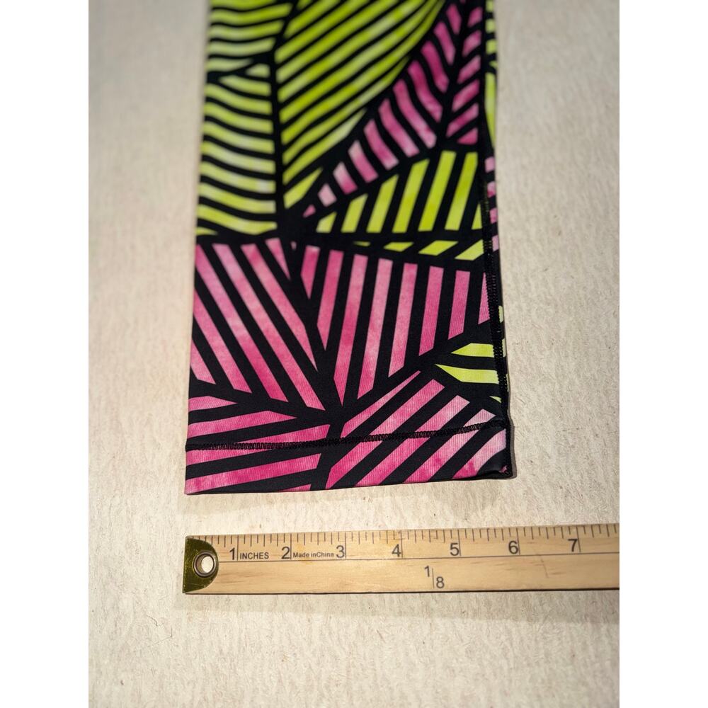 Nike pro women’s black & neon design athletic capris - Picture 9 of 16